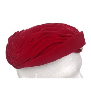 Vintage 1950s Sheila "The Perfect Hat" Crushed Red Velvet Cocktail Church Berret